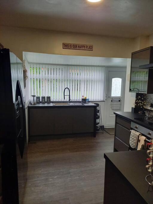 Modernised Home With 2 Bedrooms In Cardiff Kültér fotó