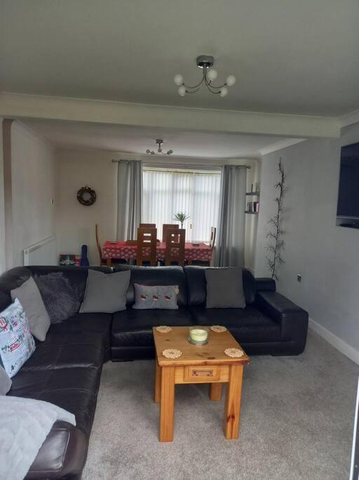 Modernised Home With 2 Bedrooms In Cardiff Kültér fotó