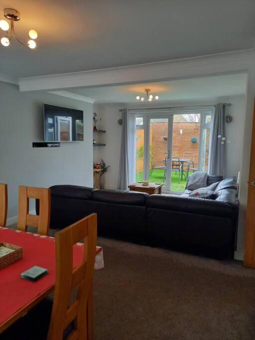 Modernised Home With 2 Bedrooms In Cardiff Kültér fotó